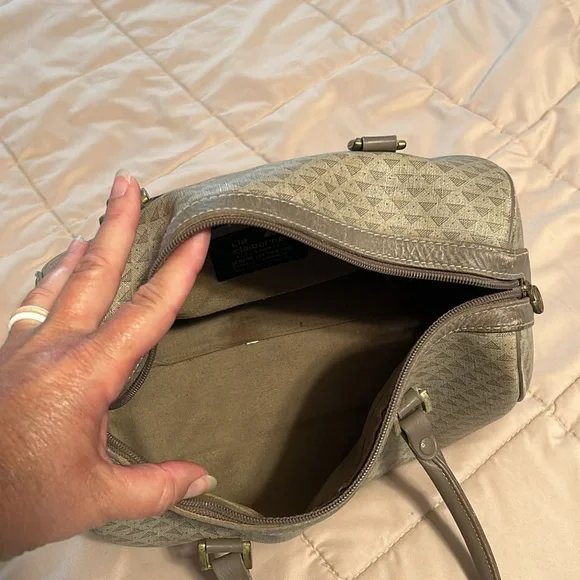 Liz Claiborne purse - Picture 4 of 5